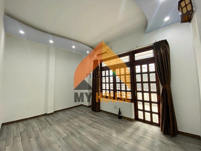 Hình ảnh ÙI ÔI Nhà gì mà rẻ quá trời quá đất  20TR/4PN ngay METRO Q2