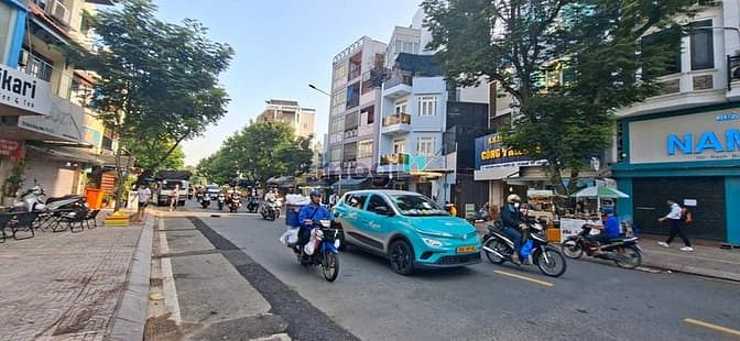 Hình ảnh 🏡1O tỷ - Đang có THU NHẬP CHO THUÊ 3O CHIỆU  Nhà 3 tầng+mái che thang
