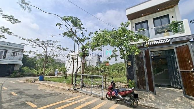 Hình ảnh Bán Nhà Đẹp Đường Xe Hơi 8m Khu Phân Lô Đường Long Phước, 54m2 -2 Tầng