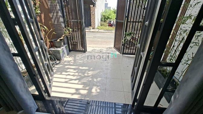 Hình ảnh Bán Nhà Đẹp Đường Xe Hơi 8m Khu Phân Lô Đường Long Phước, 54m2 -2 Tầng