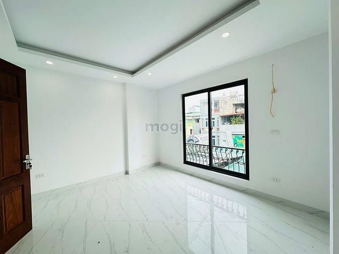 Hình ảnh Bán nhà Lĩnh Nam, 43m2 x 5 tầng, mặt tiền 4.2m, giá 7.9 tỷ