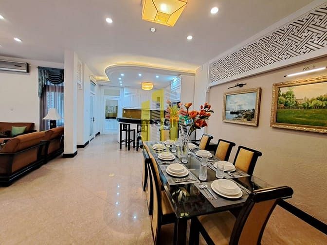 Hình ảnh Biệt Thự Sân Vườn 300m2 - Đầy Đủ Nội Thất Tiện Nghi - Giá 60 Triệu