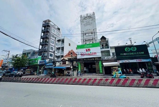 Hình ảnh Nhà 3 tầng mặt đường Huỳnh Tấn Phát Q 7. 10*21, nở hậu 11m. Giá 28 tỷ.
