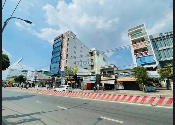 Hình ảnh Nhà 3 tầng mặt đường Huỳnh Tấn Phát Q 7. 10*21, nở hậu 11m. Giá 28 tỷ.