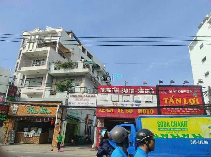 Hình ảnh Nhà 3 tầng mặt đường Huỳnh Tấn Phát Q 7. 10*21, nở hậu 11m. Giá 28 tỷ.