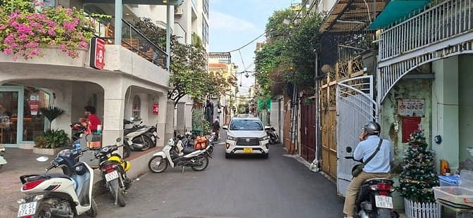 Hình ảnh nhà hẻm 453/Lê Văn Sỹ Q.3 4,2m#12m 4 tầng sân thượng có ban công rộng