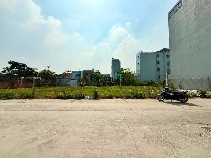 Hình ảnh Đất mặt tiền đường Thạnh Lộc 39, DT:4Mx23M, hướng tây bắc