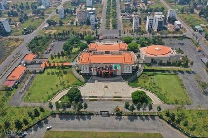 Hình ảnh Bán gấp lô đất 248m2, góc 2 mặt tiền đường Nguyễn Tuyển, Q.2 giá tốt