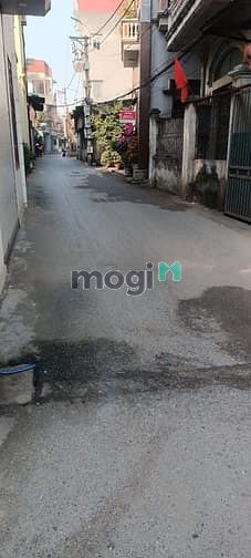 Hình ảnh Phố Me Hương Mạc DT 42m chỉ hơn 2tỷ một chút.