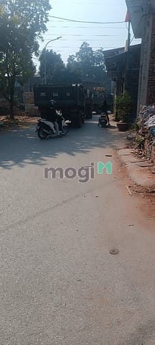 Hình ảnh Phố Me Hương Mạc DT 42m chỉ hơn 2tỷ một chút.