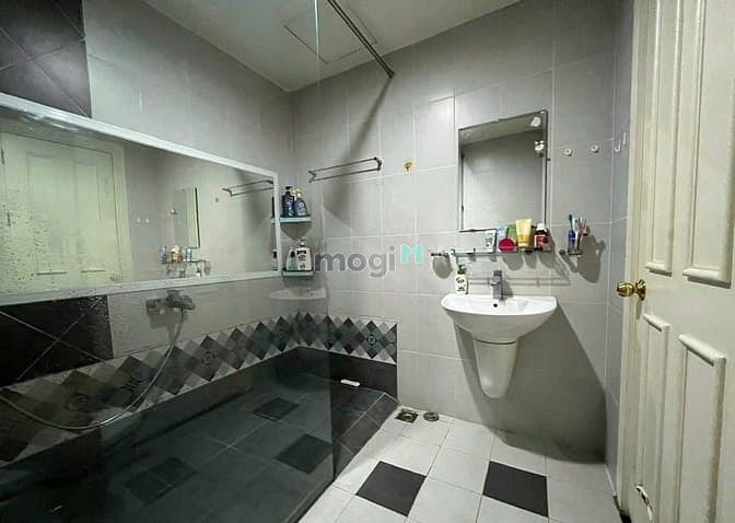 Hình ảnh C/c Coopmart Screc Trường Sa, P12, Q3, 100m2, 3PN, 2WC, 15tr5/th.