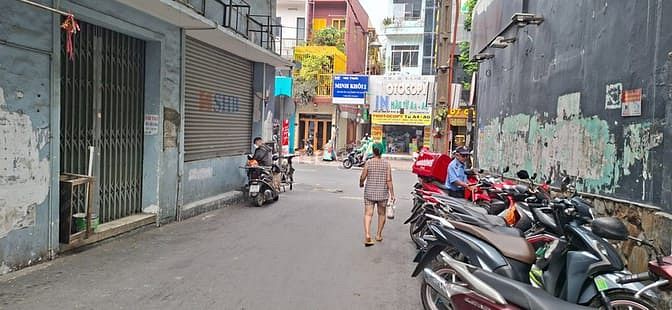 Hình ảnh 🏡11OM2 Lê Văn Sỹ quận 3  Thông tin:  Ngang4,5m#25m 3 tầng sân thượng