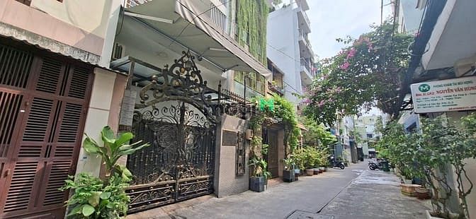 Hình ảnh 🏡11OM2 Lê Văn Sỹ quận 3  Thông tin:  Ngang4,5m#25m 3 tầng sân thượng