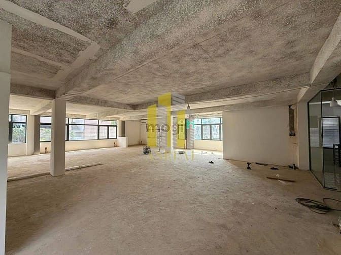 Hình ảnh Tòa Nhà Văn Phòng 6 Lầu Trống Suốt + Thang Máy - DTSD 1800m2