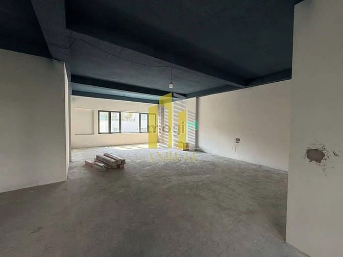 Hình ảnh Tòa Nhà Văn Phòng 6 Lầu Trống Suốt + Thang Máy - DTSD 1800m2