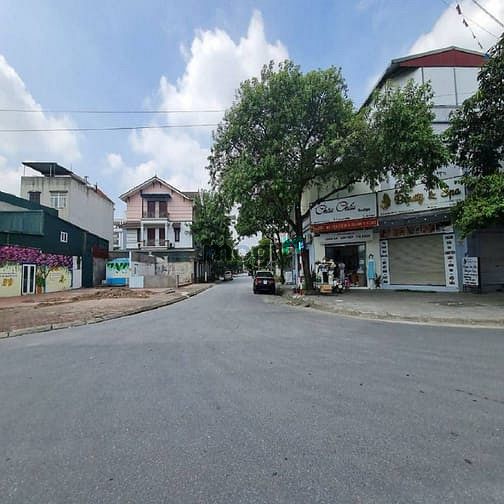 Hình ảnh Bán đất thổ cư Hoà Lạc, chỉ hơn 3 tỷ, kd sầm uất, đối diện ĐHQG, ĐHFPT