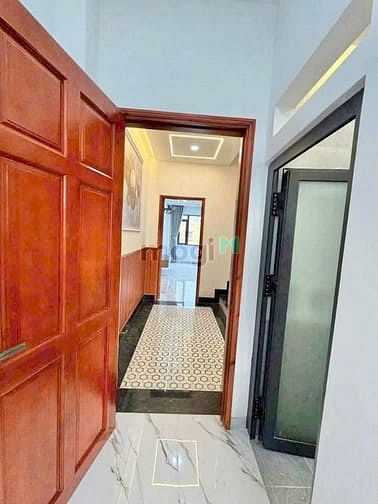 Hình ảnh Nhà (6x10) 5 tầng, 4 phòng ngủ, Đường Lê Văn Quới