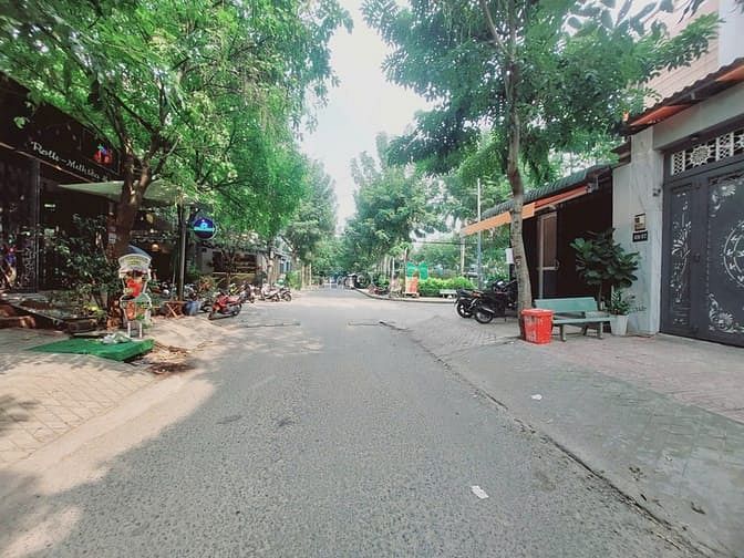 Hình ảnh BÁN ĐẤT- NGAY CV ĐẶNG THÙY TRÂM, P13- DT 92m- gần đạị học văn lang