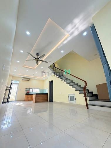 Hình ảnh Chính Chủ Gửi Bán Nhà Phố Liền Kề Khu Dự Án Rosita Đường Nguyễn Thị Tư