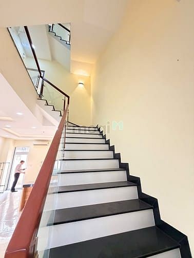 Hình ảnh Chính Chủ Gửi Bán Nhà Phố Liền Kề Khu Dự Án Rosita Đường Nguyễn Thị Tư
