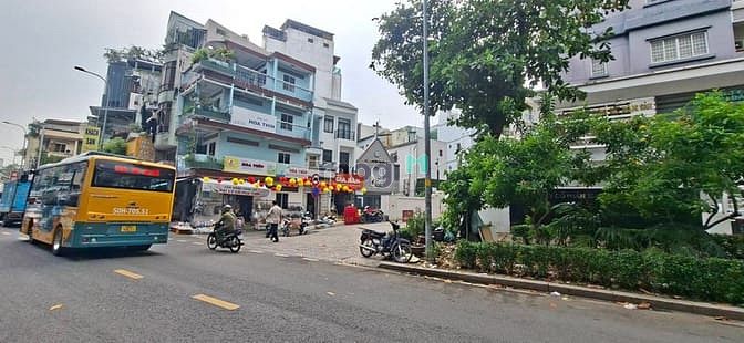 Hình ảnh 65M2 Cách Mạng Tháng 8 QUẬN 3,  4,3m*15m 2 tầng ngay vòng xoay Dân Chủ