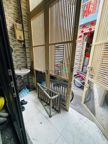 Hình ảnh Cho Thuê Nhà Hẻm Bình Tiên-Q6 giá 10tr5