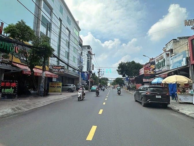 Hình ảnh Nhà MTKD đa nghề ngang 7m có hầm Lê Đức Thọ 126m2 4 lầu ngay chợ 26 tỷ