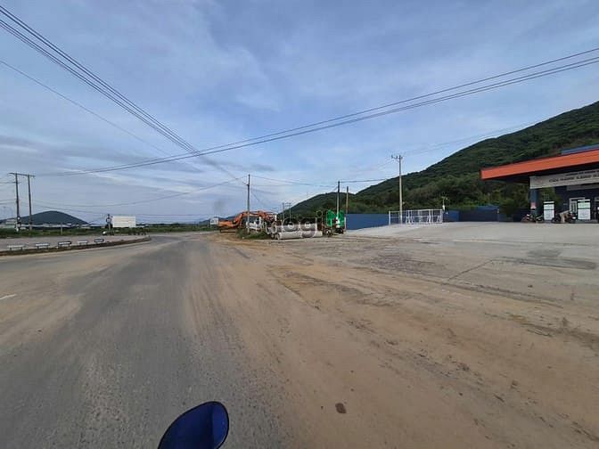 Hình ảnh Sang nhượng 438 m2 odt ven biển đường STX