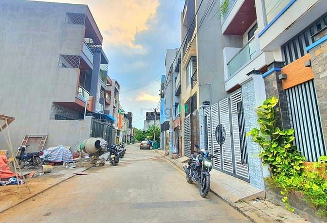 Hình ảnh Bán đất hẻm 230 Lò Lu. Trường Thạnh, Quận 9 - Giá 3.6 tỷ /65m2