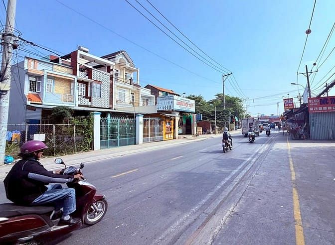 Hình ảnh Chính chủ gửi bán đất mặt tiền Nguyễn Duy Trinh, Phường Long Trường