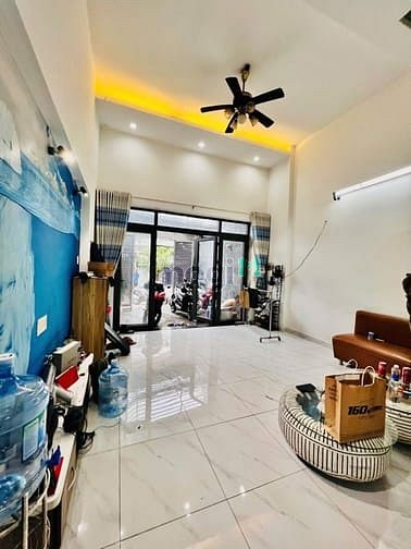 Hình ảnh Bán Nhà Mặt Tiền Trục Huyết Mạch Phú Hữu - Thủ Đức, 85m2. Giá Hơn 5 Tỷ