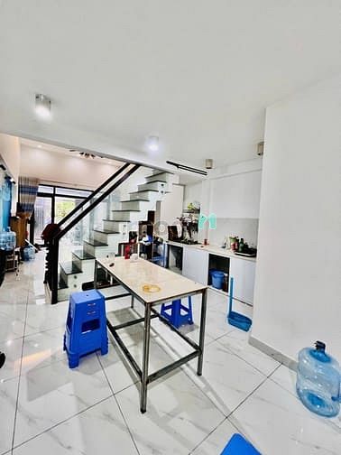 Hình ảnh Bán Nhà Mặt Tiền Trục Huyết Mạch Phú Hữu - Thủ Đức, 85m2. Giá Hơn 5 Tỷ