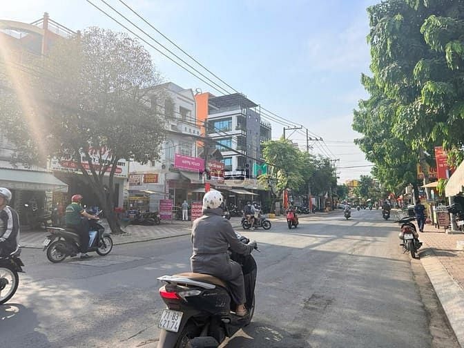 Hình ảnh Chính chủ gửi bán lô đất mặt tiền Lê Văn Thịnh, Phường Bình Trưng Tây