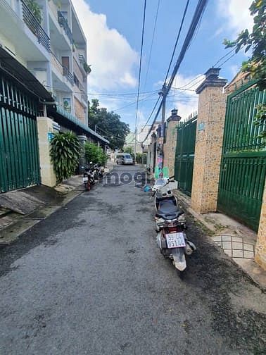 Hình ảnh BÁN Đất Quận 2 GÓC 2 MẶT TIỀN ĐƯỜNG ô tô ngang hơn 6.2m full thổ