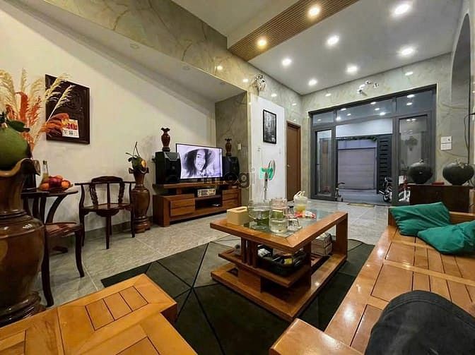 Hình ảnh Bán GẤP nhà Quận 2 👉 Mặt tiền đường ô tô thông 2 chiều ngang 8.64m