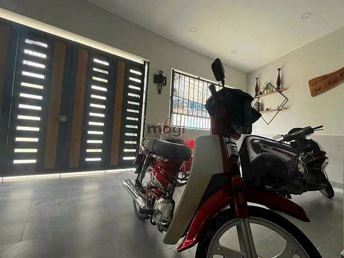 Hình ảnh Bán GẤP nhà Quận 2 👉 Mặt tiền đường ô tô thông 2 chiều ngang 8.64m