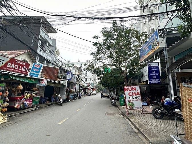 Hình ảnh Nhà 4 tầng mặt tiền đường số Tân quy quận 7. 5*22 chỉ hơn 18 tỷ.