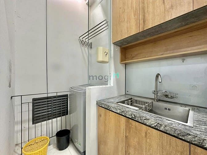 Hình ảnh Studio 40m2 đường 7A Thành Thái, hầm xe thang máy - giặt riêng Quận 10
