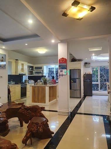 Hình ảnh cho thuê Biệt thự 214 Nguyễn Xiển, DT 170m x4T, mt 10m. 40tr/th