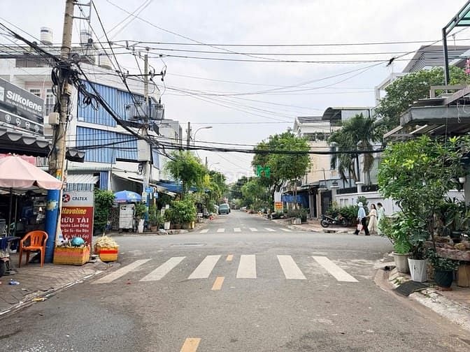 Hình ảnh Chính chủ gửi bán nhà Đường số 13, Phường Phước Bình, vị trí đẹp