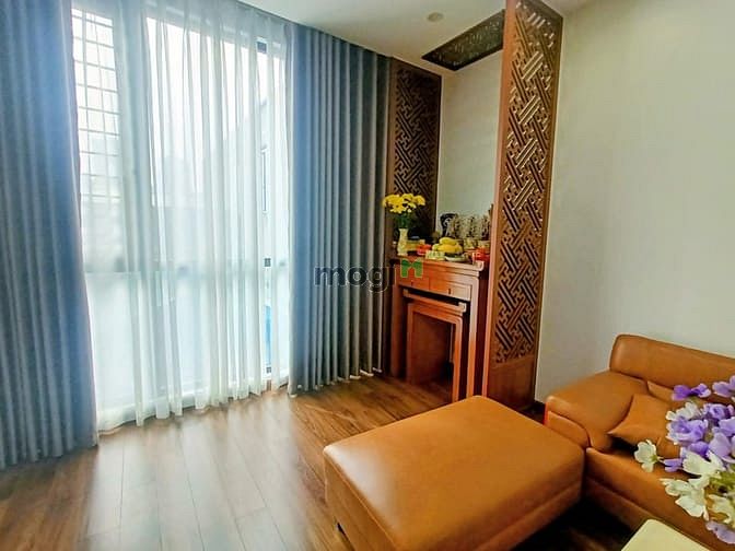 Hình ảnh Bán tòa nhà kính Trần Quốc Hoàn