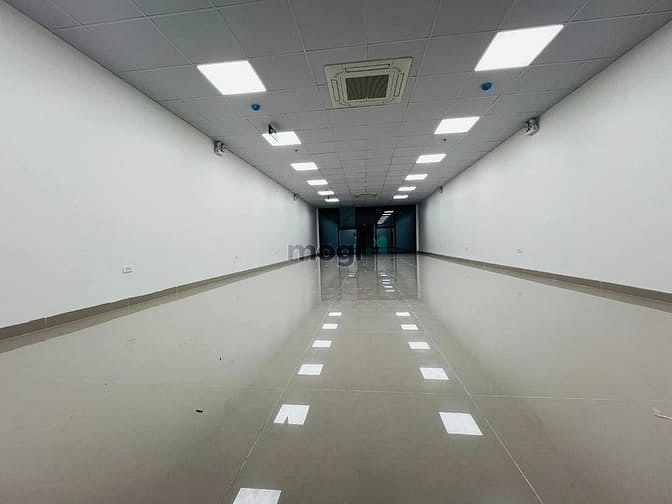 Hình ảnh Chính chủ bán tòa nhà văn phòng Lạc Long Quân