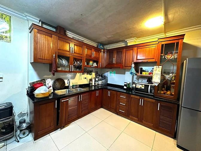 Hình ảnh Bán nhà Phân lô - SÁT phố - Trần Quốc Hoàn