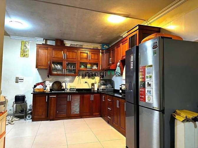 Hình ảnh Bán nhà Phân lô - SÁT phố - Trần Quốc Hoàn
