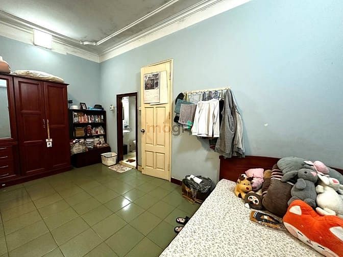 Hình ảnh Bán nhà Phân lô - SÁT phố - Trần Quốc Hoàn