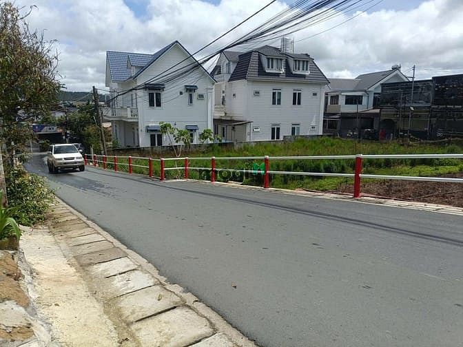 Hình ảnh Bán lô đất đẹp 500m2 Ngang rộng 21m - Mặt tiền đường Lữ Gia Đà Lạt