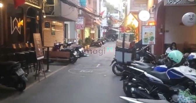 Hình ảnh Cần cho thuê nhà 1 trệt 1 lầu 2 mặt hẻm xe hơi Nguyễn Trãi, Quận 1