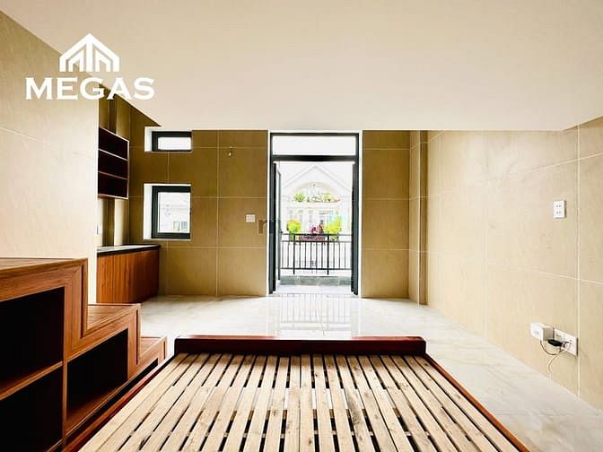 Hình ảnh Căn Hộ Mới Xây Full Nội Thất _ Ban công, Cửa sổ _ Ngay Phan Văn Hớn