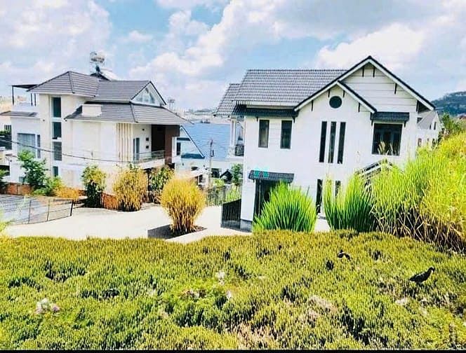 Hình ảnh Bán đất biệt thự 2 Mặt tiền đường Nam Hồ Đà Lạt *400m2 ngang 16m