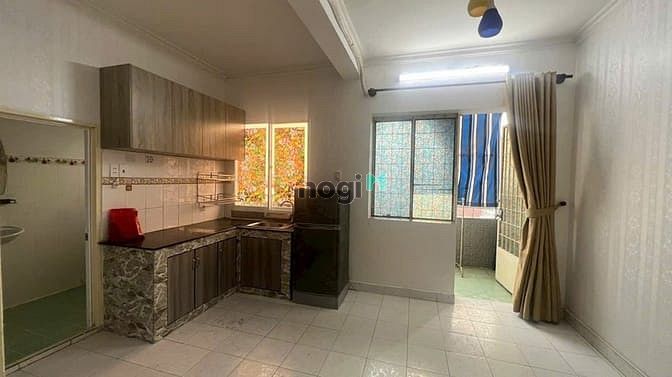 Hình ảnh Chung cư 590, CMT8 chỉ 9,5tr căn 2p có nội thất, căn góc lầu 1,